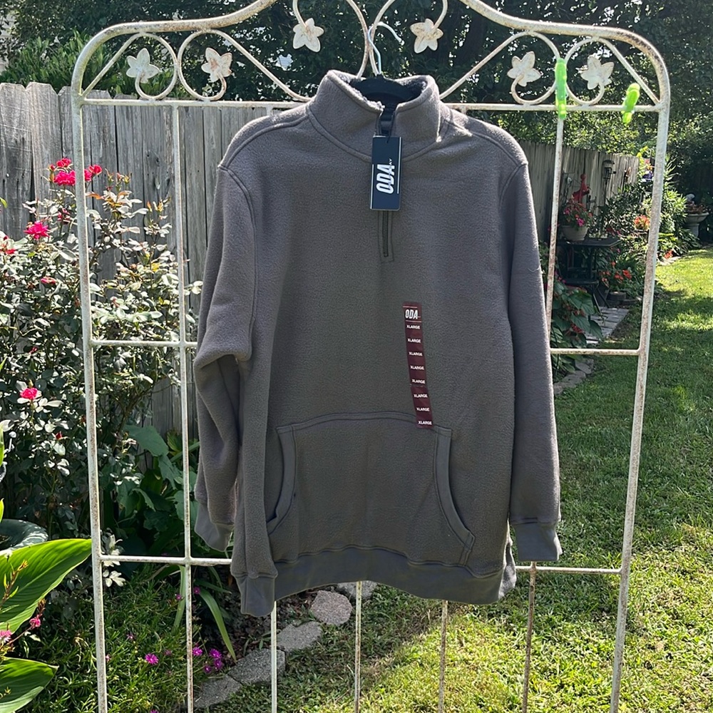 ODA men’s fleece pullover , NWT, size XL, color dark shadow